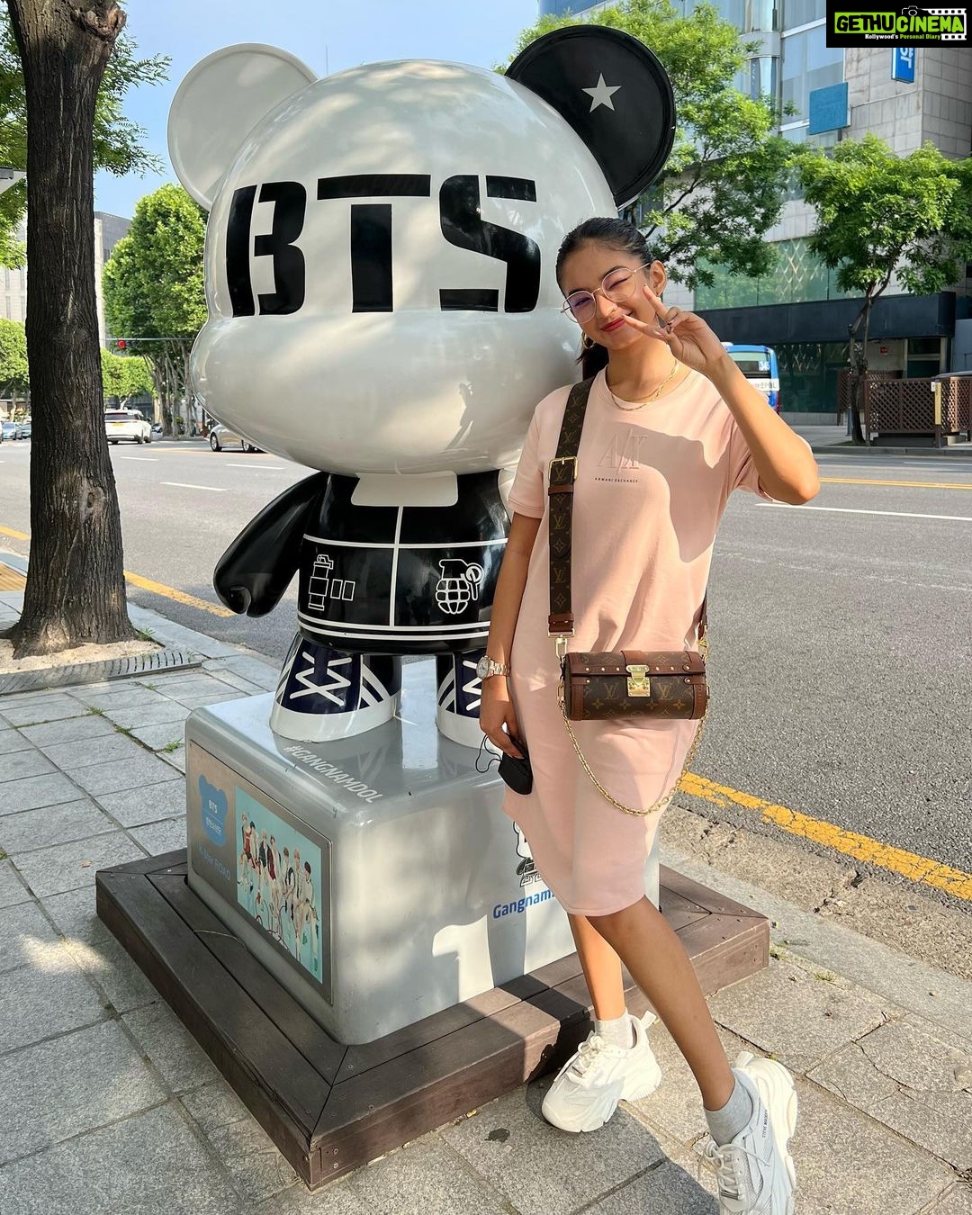 Anushka Sen Instagram - shopping day in Seoul 🫶🥰 Seoul, Korea