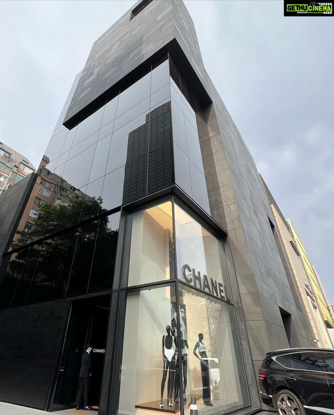 Anushka Sen Instagram - shopping day in Seoul 🫶🥰 Seoul, Korea