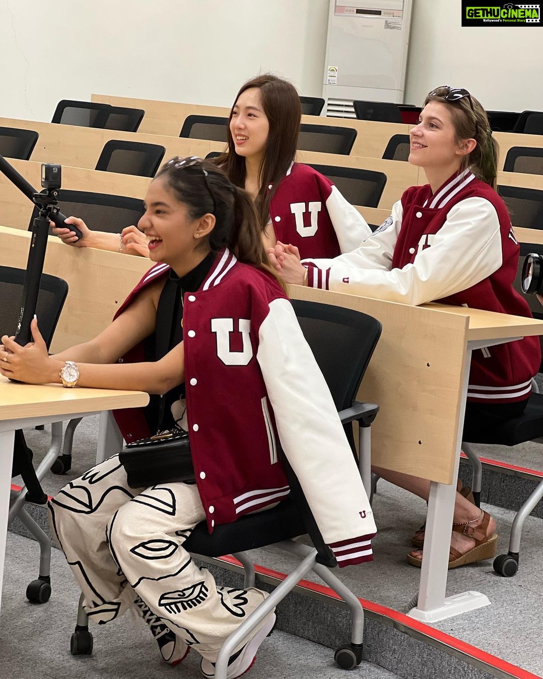 Anushka Sen Instagram - Korean University student experience at Utah🫰🇰🇷 #oneasia #asialab #wearehere The University of Utah Asia Campus