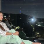 Anushka Sen Instagram - Seoul Tower View from my Hotel Room🥹🌹 남산서울타워 #namsantower The Shilla Hotels & Resorts - 신라호텔