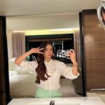Anushka Sen Instagram - Seoul Tower View from my Hotel Room🥹🌹 남산서울타워 #namsantower The Shilla Hotels & Resorts - 신라호텔