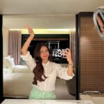 Anushka Sen Instagram - Seoul Tower View from my Hotel Room🥹🌹 남산서울타워 #namsantower The Shilla Hotels & Resorts - 신라호텔