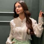 Anushka Sen Instagram - ready for meetings in Seoul 🇰🇷🌹🫰 . Wearing: @maisonlesenerves Yoning요닝