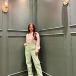 Anushka Sen Instagram - ready for meetings in Seoul 🇰🇷🌹🫰 . Wearing: @maisonlesenerves Yoning요닝