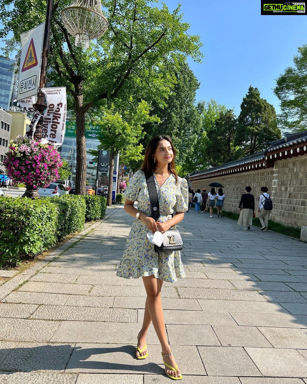 Anushka Sen Instagram - Day out in Seoul 😇🇰🇷 Seoul, Korea