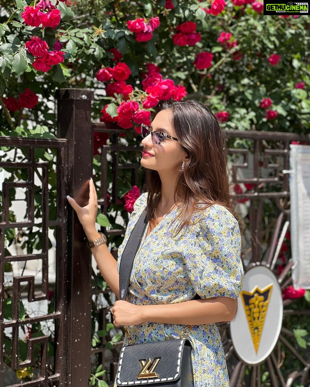 Anushka Sen Instagram - Flowers πΉπΈππ«° Seoul, Korea