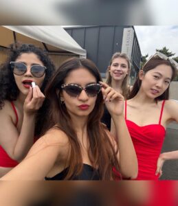 Anushka Sen Instagram - Gurl Gang 💃👯‍♀️💃 #Squadgoals #oneasia