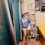 Anushka Sen Instagram - mirror selfies >>>