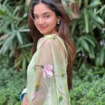 Anushka Sen Instagram - 🌻