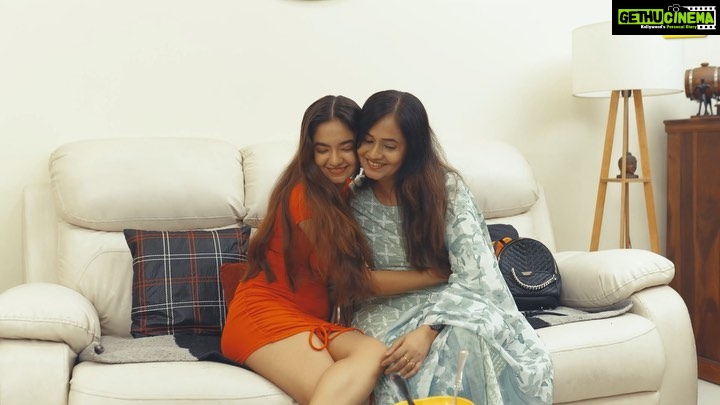 Anushka Sen Instagram - For me, there’s nothing more precious than seeing my Mumma smile with all the happiness and joy in her eyes. Well, I know exactly how to bring a smile to her face in just 2 minutes - with her favorite Maggi noodles, just the way she likes them. Barson se aapne ye rishte banaye tabhi toh 2-min me muskaan la paaye! How are you bringing a smile to your mother’s face this mother’s day? #2MinMeinMuskaanLaaye #MAGGI #HappyMothersDay @MAGGIindia #ad