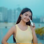 Anushka Sen Instagram - Say YES to the Bright Complete Vitamin C serum & BYE to dullness & dark spots! 🍋💛 It is enriched with 30X* vitamin C that helps reduce dullness, dark spots and gives you spot-less* bright skin in just 3 days*, how AWESOME is that? Try it for yourself and I know you won't regret😉 @garnierindia @amazonfashionin #Garnier #BrightComplete #VitaminC #Serum #GarnierSerum #AD #Dullness #Darkspots