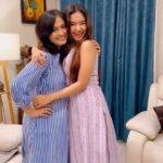 Anushka Sen Instagram - Desi gurlsss💁‍♀️💘💜 ly mom @rajrupasen11 💕 #mydesigirl #reels #reelsinstagram