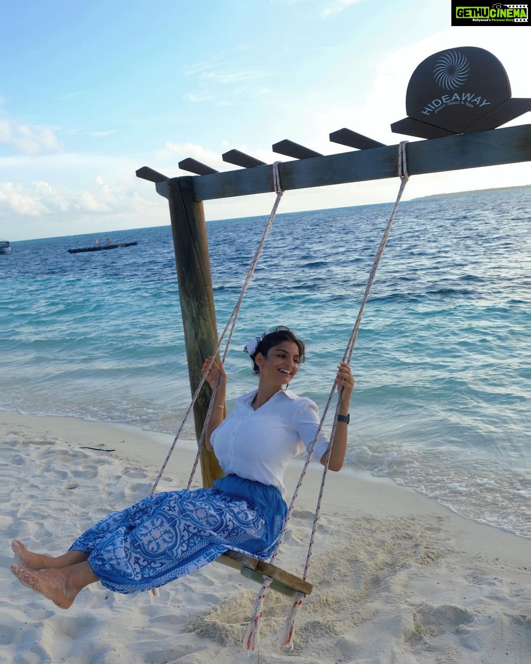 Anveshi Jain Instagram - Meet me where the sky touches the sea ! Maldives, Indian Ocean