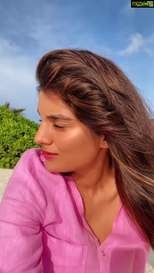 Anveshi Jain Instagram - Hideaway Beach Resort & Spa Maldives