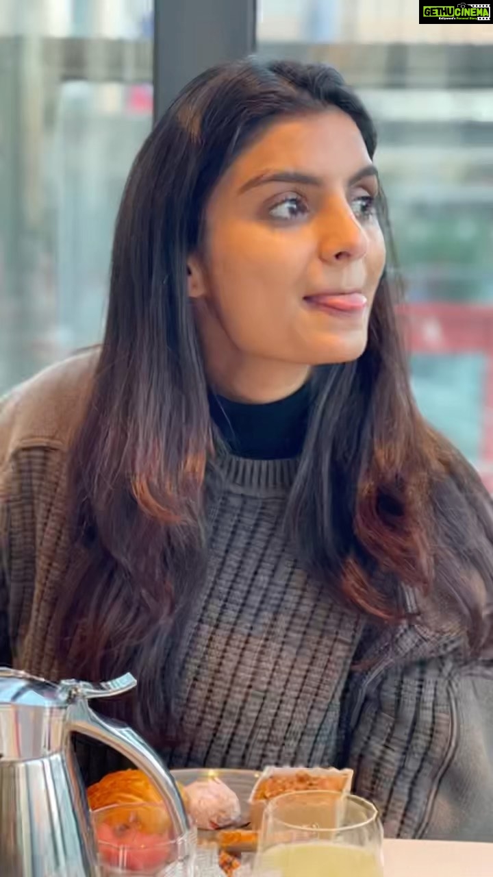 Anveshi Jain Instagram - Occasionally Foodie ! 🍽🍒🥑🥭🍕 France