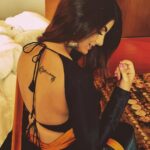 Anveshi Jain Instagram - FREE LIVE tonight on Anveshi Jain App at 10:30 pm . Get ready for Secret Santa contest .I will choose one of you for a *New Year's Eve 12 AM Video Call . All you need to do is ping me on the Direct Line on my app and tell me why are you my no.1 fan/ what do you appreciate the most! Can’t wait to see you ! App link- in the bio . Direct line *- where you can send me your personal msgs ! India