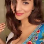 Anveshi Jain Instagram - 6.9 Million on Facebook 900 k plus on Anveshi jain App Thank you 😊