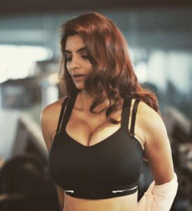 Anveshi Jain Instagram - Direct is nice ... you don’t need masqueraders pretending to be me or managing me . Connect with me here directly for all your enquiries.