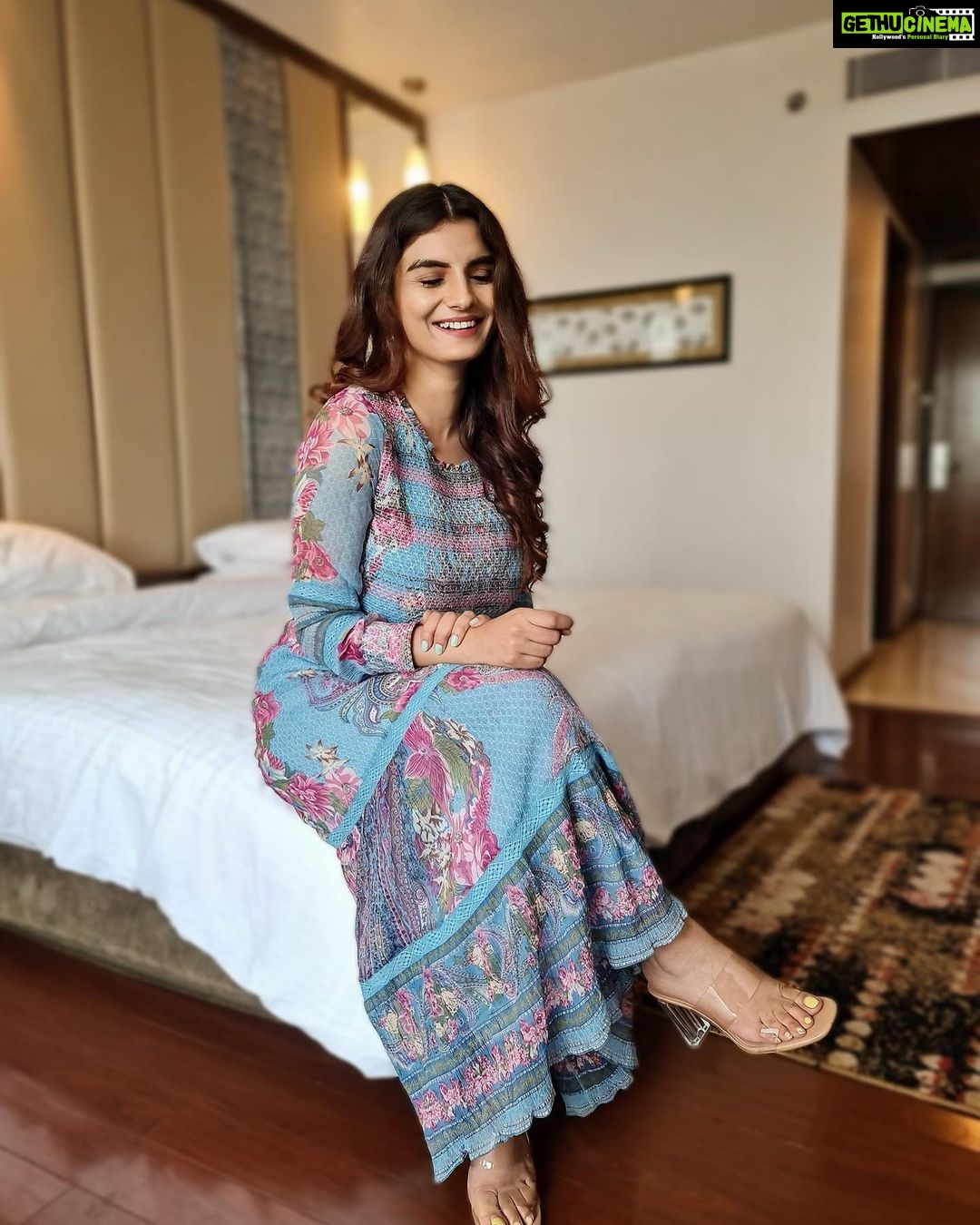 Anveshi Jain Instagram - There is some magic in every city and the people you get to meet and work with . It’s been a sheer pleasure being in Hyderabad, the dedication towards their craft is inspiring. Such simple , grounded people . I love your purity and “ mehmannawaji “. I hope that you are looking forward to see my story in my first upcoming Telugu film “Commitment “. . #love #commitment #hyderabad #onlyyours #anveshijain Thank you @sarathshetty . Love your dedication ! Mumbai, Maharashtra