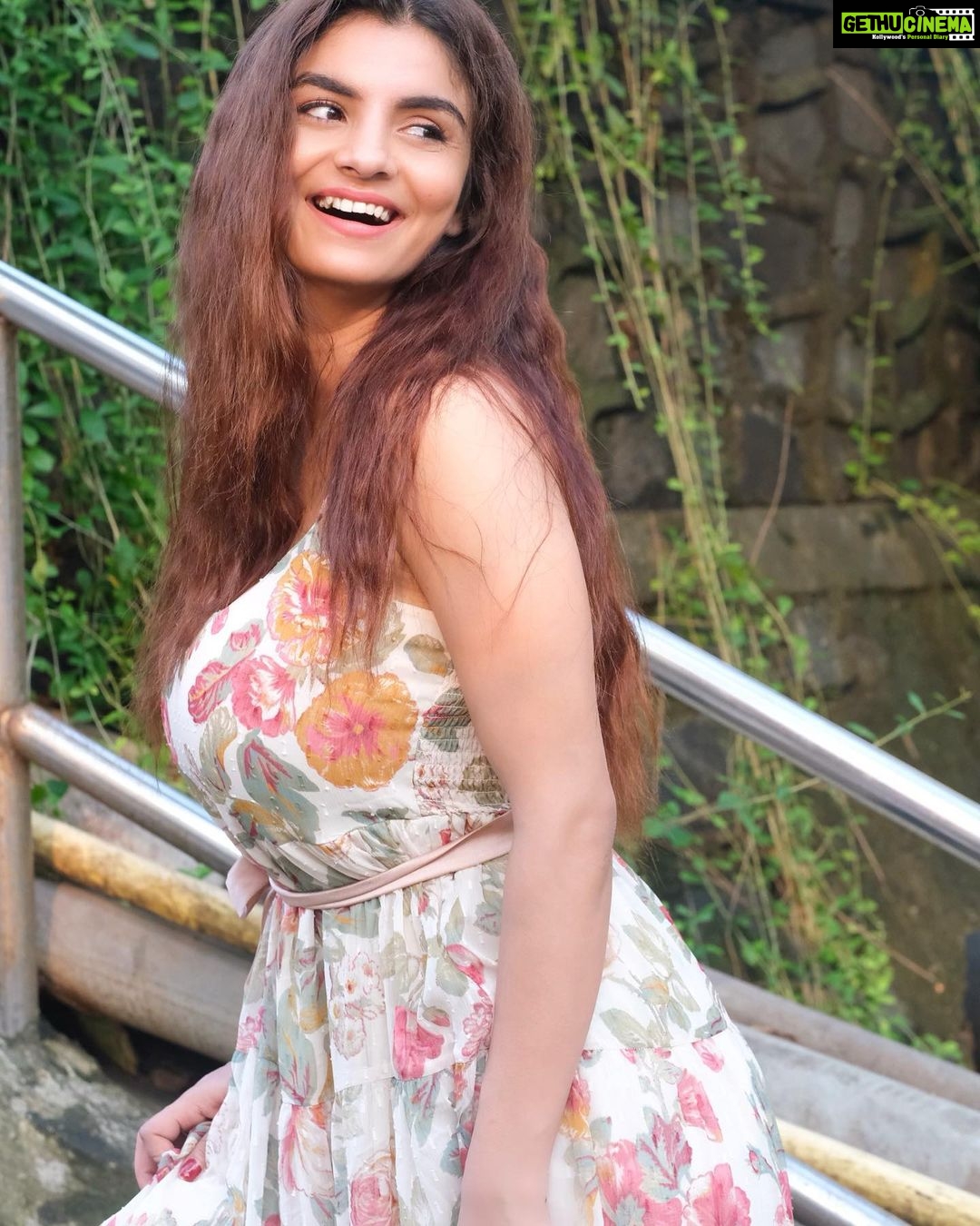Anveshi Jain Instagram - All yours . Mumbai, Maharashtra