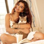 Anveshi Jain Instagram - Read my Cat’s mind. Wanna see your wit! Best caption wins a shoutout . Mumbai, Maharashtra