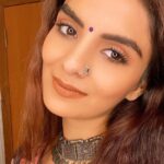 Anveshi Jain Instagram - #anveshijain #saree #love #lol . . . #selfie #portraitphotography #indian #photography #picoftheday #photooftheday #selfies Mumbai, Maharashtra