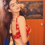 Anveshi Jain Instagram - How I make you like me (u can use it too) 1.Show Palm in your pictures (2nd pic) - it makes you look trustworthy as subconsciously it signals that you are harmless as you are not having any weapon. It comes from Paleolithic Stone Age period where we had fear of being attacked by the fellow for the survival of the fittest . It still works the same way subconsciously. 2. Put your hands close to your face in pictures - it brings attention to the features of your face . If your lips are pretty point your fingers towards lips. 4rth pic highlights my Eyebrow & Eyes. Smile real - Only a real smile gives smile lines also called laugh lines around the eyes and more symmetrical. Actually Understanding Human Behaviours & psychology has made my interaction with you so much fun. I am always using some or the other mind tricks to make you comfortable. On video calls , I always mirror you to make you share and talk more which means I mimic your hand gestures and nodding. #mindovermatter #psychology #humanbehaviouranalysis #bodylanguage101 #anveshijain Mumbai, Maharashtra