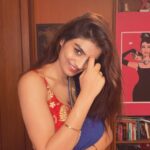 Anveshi Jain Instagram - How I make you like me (u can use it too) 1.Show Palm in your pictures (2nd pic) - it makes you look trustworthy as subconsciously it signals that you are harmless as you are not having any weapon. It comes from Paleolithic Stone Age period where we had fear of being attacked by the fellow for the survival of the fittest . It still works the same way subconsciously. 2. Put your hands close to your face in pictures - it brings attention to the features of your face . If your lips are pretty point your fingers towards lips. 4rth pic highlights my Eyebrow & Eyes. Smile real - Only a real smile gives smile lines also called laugh lines around the eyes and more symmetrical. Actually Understanding Human Behaviours & psychology has made my interaction with you so much fun. I am always using some or the other mind tricks to make you comfortable. On video calls , I always mirror you to make you share and talk more which means I mimic your hand gestures and nodding. #mindovermatter #psychology #humanbehaviouranalysis #bodylanguage101 #anveshijain Mumbai, Maharashtra