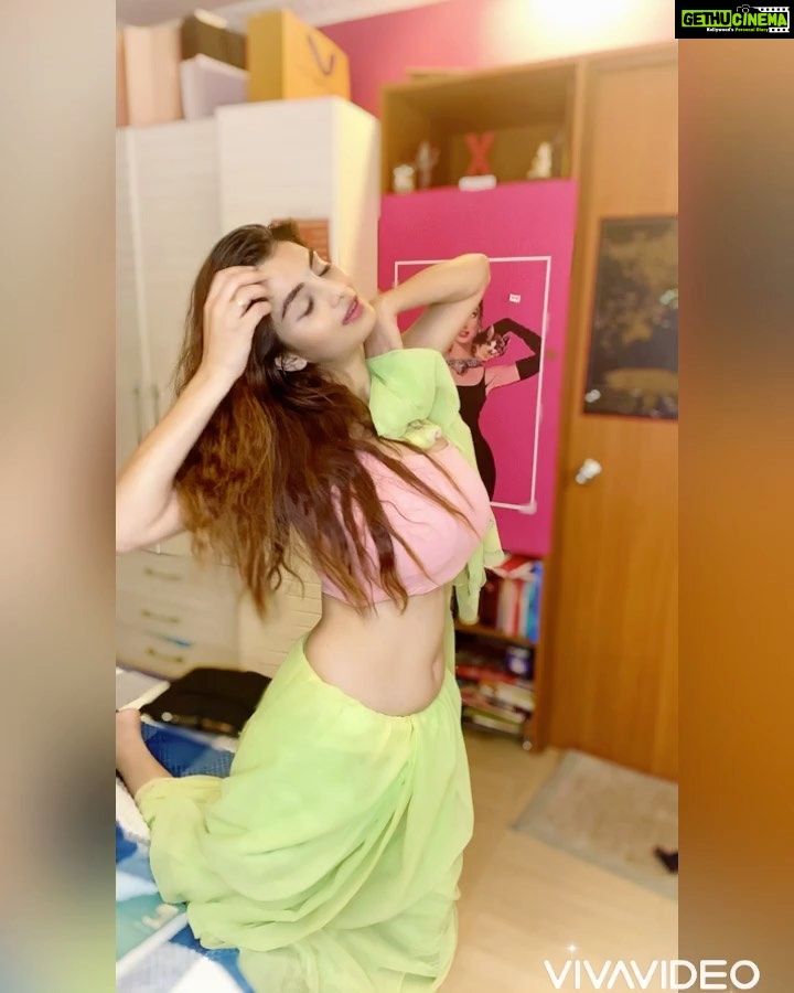 Anveshi Jain Instagram - About last night ! What a live session it was ! Seen by 1 lac people in total and received around 1200 mails since yesterday! I love you❤️ Mumbai, Maharashtra