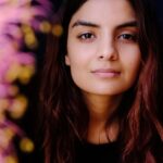 Anveshi Jain Instagram - I have been searching about “ Social media strategies for an actor” and I lucked out on finding @marketing4actors Heidi dean , A social media coach for actors and I watched every video of hers on Youtube. Using one tip for actors here. “ Headshots as an actor has to be very carefully chosen because it’s easier to cast you when a casting person sees a variety of shots of you specially natural . One mistake I was making was only putting glamours pictures, so the first thing I did was I got myself clicked by @pranjalj.111 and now putting the natural headshots to have all kinds of look on my profile. For ACTORS, please strategise your Instagram because yes casting is done from social media these days so put your real self out there and follow this woman . Most of her content is free and useful! Here I am , already implying ! #socialmediamarketing #for #actors #characterconcept #natural #nomakeup #nofilter #photography #photooftheday #photographer Mumbai, Maharashtra