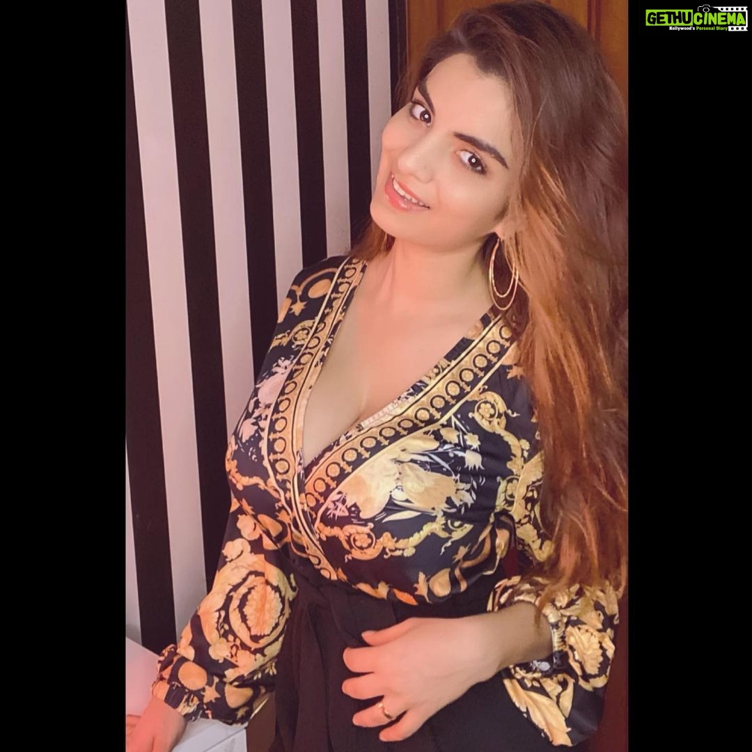 Anveshi Jain Instagram - #selfshot ❤️ Mumbai, Maharashtra