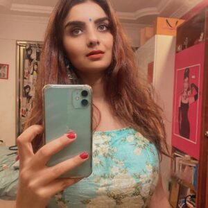 Anveshi Jain Instagram - #selfie post for the first time ! (Comes with the messy hair and the room) Mumbai, Maharashtra