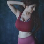 Anveshi Jain Instagram - Because the next few months will go by no matter if you workout or not ! make them count ,even when it means working out from home . Adopting a change , not as efficient but works ! #home #workout #corona #safetyfirst #fitness #motivation #loveyourself Mumbai, Maharashtra
