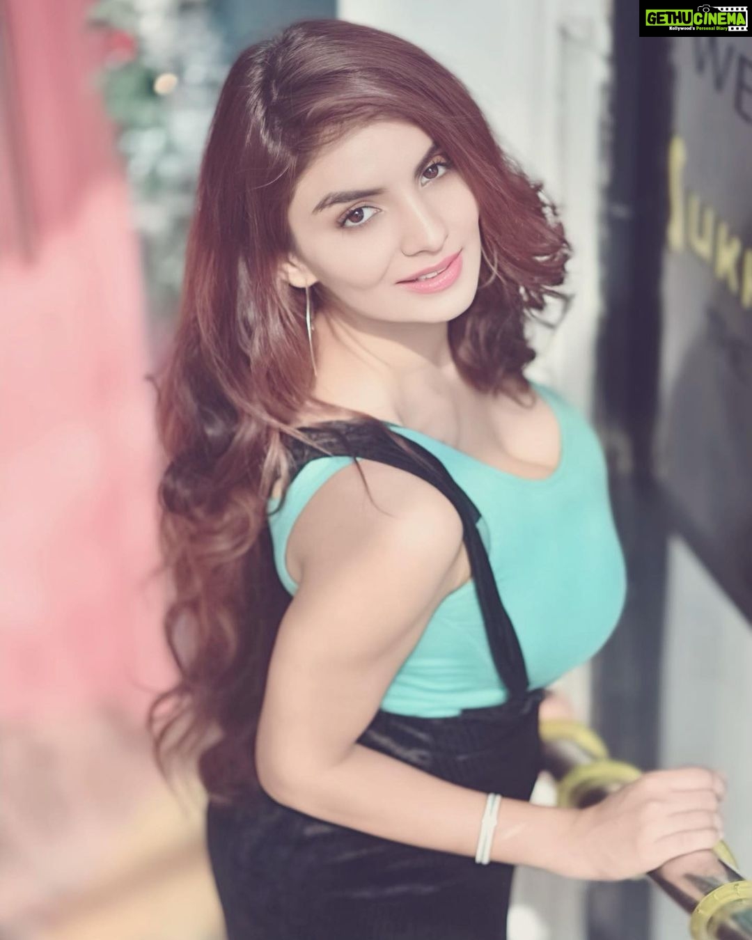 Anveshi Jain Instagram - I got you ! shot by - @flutter_me_shutters___ Styling - @minishamendonza MUA- @divyas_mua Ellora Studios