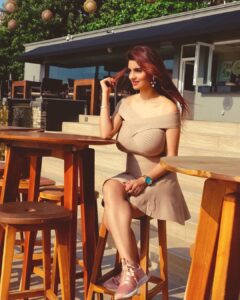 Anveshi Jain Instagram - I am in need of a holiday .. #travel collaborators give me a good deal , It will make me feel less guilty of taking a holiday without a reason 😛. I want to travel , giving this wish out there in the universe -let’s see ! 
Shot by - @pranjalj.111 #travelphotography #travelgram #love #blessed#grateful