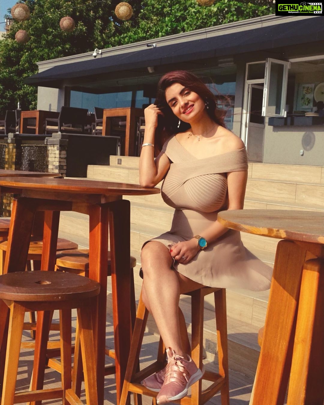 Anveshi Jain - 279.4K Likes - I am in need of a holiday .. #travel collaborators give me a good deal , It will make me feel less guilty of taking a holiday without a reason š. I want to travel , giving this wish out there in the universe -letās see !
Shot by - @pranjalj.111 #travelphotography #travelgram #love #blessed#grateful