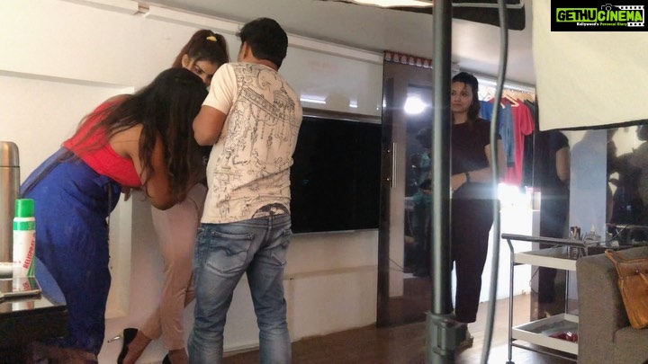 Anveshi Jain Instagram - Before the looks become killer ,they are tested ! Styled by : @minishamendonza #looktest #webseries #anveshijain #photography #shooting Mumbai, Maharashtra