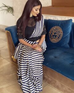 Anveshi Jain Instagram - Varna kuch aap se kehna jarur tha .... “G”promotions @ashadeepcine @gthefilm Day 2 : Look MUA : @gunjanpandey Designer: @karishmahingorani1992 #anveshijain #gthefilm #ashadeepcinepeoductions Gujarat
