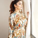 Anveshi Jain Instagram - Lots of pictures💛