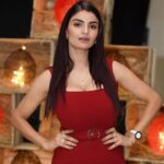 Anveshi Jain Instagram - My Ted talk look ! It’s time to give credits to people & brands who made it happen again for the second time ! Kudos & thanks to :- Styled by: @vasundhara.joshi Wardrobe: @pitambara_manisha Jewellery: @the_jewel_gallery Shot by : @shutter.factory.official I love your work guys ! ❤️ Mathura, Uttar Pradesh