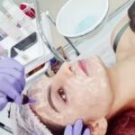 Anveshi Jain Instagram - It is so amazing ! Before travelling to Thailand I got this treatment done .it’s been more than a week and my skin looks flawless ! Kudos to @queensbydrumaira for being such a wonderful doctor and a human . She is so pretty that it’s almost unbelievable to know that she is a doctor !! She looks more like an actress 😉. Try her services guys ,you’ll thank me later !