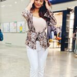 Anveshi Jain Instagram - See you my favourite #ahmedabad ❤️ #airportlook#anveshijain Mumbai Airport