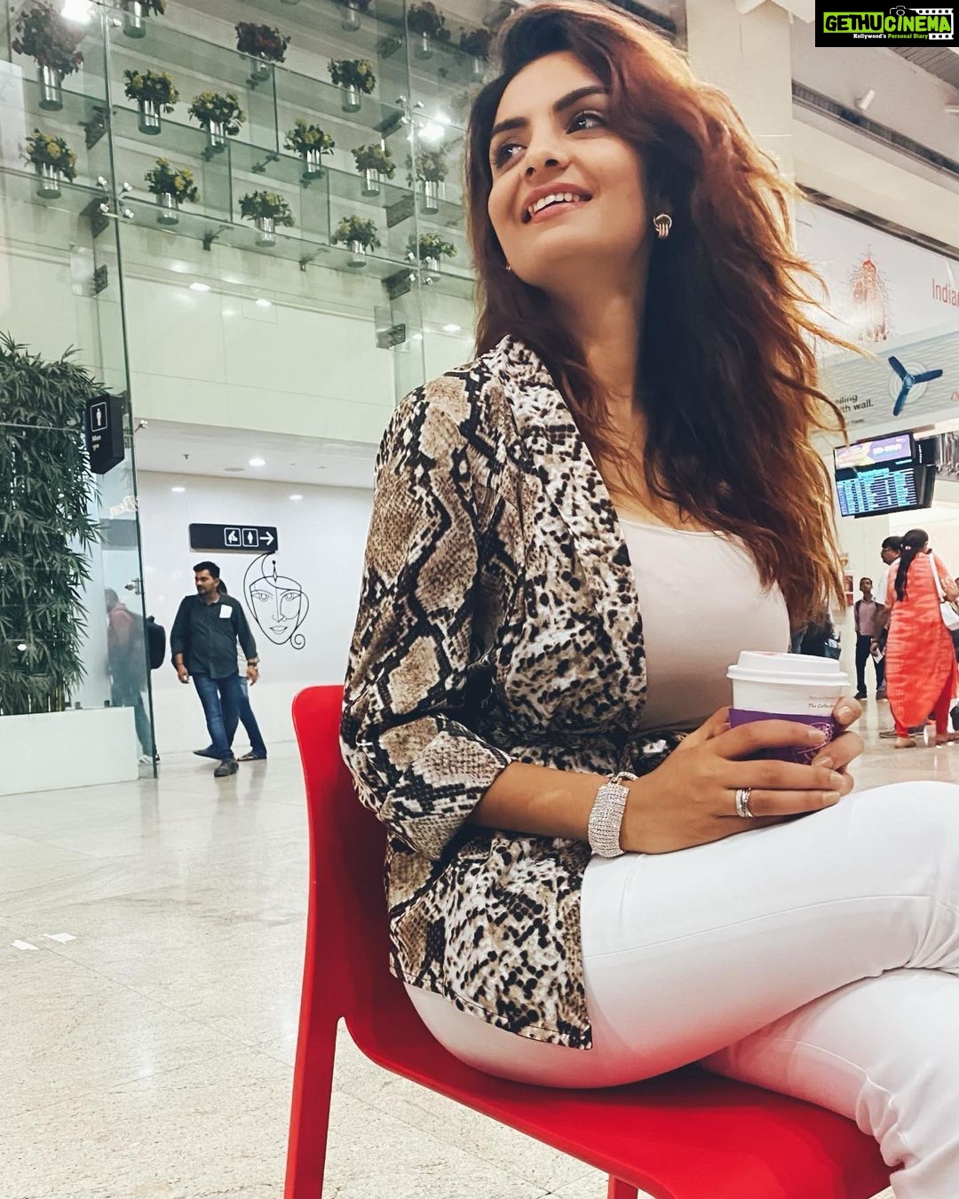 Anveshi Jain Instagram - See you my favourite #ahmedabad ❤️ #airportlook#anveshijain Mumbai Airport