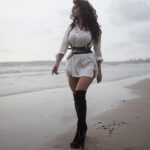 Anveshi Jain Instagram - वक़्त से पहले हादसों से लड़ी हूँ , मैं अपनी उम्र से कई साल बड़ी हूँ। Styled & concept By- @vasundhara.joshi Hair Make-up @divyas_mua Photography Team @pavansoniphotography @realsachinsn @dhirajbachhav @laltain_wala #anveshijain #anveshijainapp #love #instagram #goodmorning #instagood #picture #photoshoot #photography #photoshoot Mumbai, Maharashtra