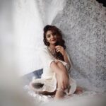 Anveshi Jain Instagram - “ I pray you do not fall in love with me , For I am falser than vows made in wine.” - Willam Shakespere,As you like it Concept & Styled by - @vasundhara.joshi Hair Make-up @divyas_mua Choreographed by - @bishu09 Photography Team @pavansoni_photography @realsachinsn @dhirajbachhav @laltain_wala Mumbai, Maharashtra