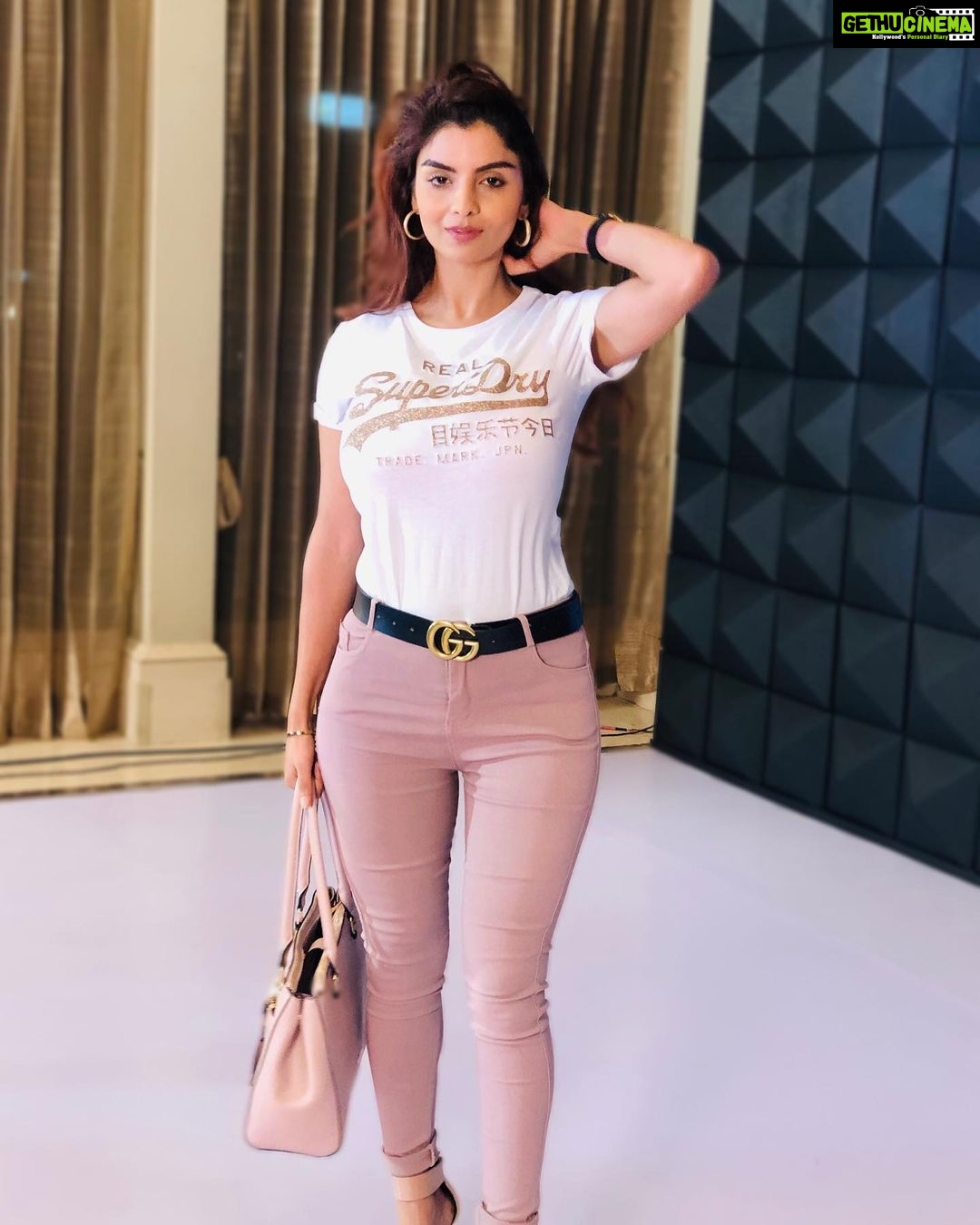Anveshi Jain Instagram - Congratulations @mxplayer for celebrating 175 million plus users just in 210 days! That’s indeed a milestone ! More power to you! 🎀#mxplayer #entertainment #love #media #celebration #photography Mumbai, Maharashtra