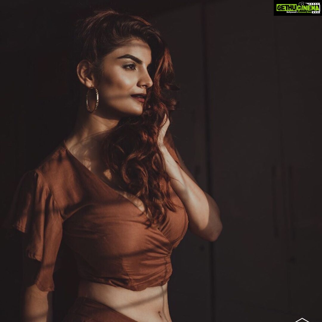 Anveshi Jain Instagram - If it’s out of your hands , It deserves freedom from your mind too. Styled by - @vasundhara.joshi Hair Make-up @divyas_mua Mumbai, Maharashtra