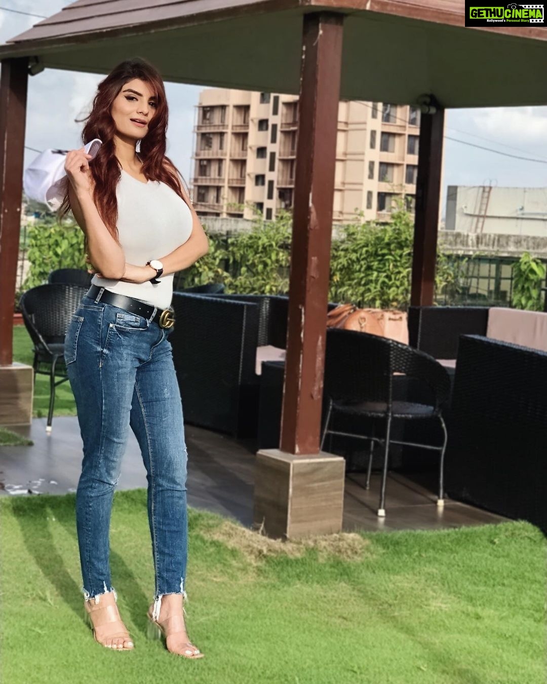 Anveshi Jain Instagram - Today ‘s look ! #picoftheday