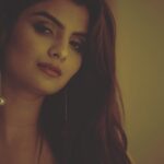 Anveshi Jain Instagram - Now THIS ONE is my personal favourite . Everything about this is so alluring and mysterious. Want to know what kind of Girlfriend I’d be ,watch this video only on “Anveshi Jain App “ . FYI , I am wearing my favourite satin dress for the date . 😉 Link in the bio . I love you ♥️ #theartofseduction #gandibaatien#anveshijain #love #loveyou #sexy #bedroomdecor #datenight #datenightoutfit Mumbai, Maharashtra