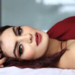 Anveshi Jain Instagram - No one sees what you see Even if they see it too .. Styling by @ginifashionofficial Makeup & hair by @gunjanpandey Photography by @chintan_111 @abhis_picgraphy #love #loveunconditionally#loveyou #instagram #picoftheday #photoshoot #photography #maroon #potrait #potraitphotography #ahmedabad #gujrat #anveshijain #anveshi Mumbai, Maharashtra